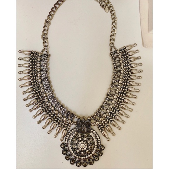 statement necklace- perfect for festivals! - Picture 4 of 5